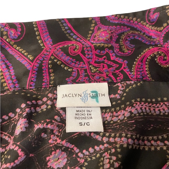 Jaclyn Smith black and purple paisley button up top - Picture 3 of 5